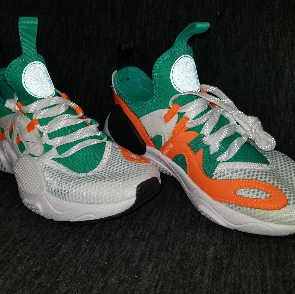SOLD 🥰 Nike Huarache E.D.G.E. - Picture 1 of 8